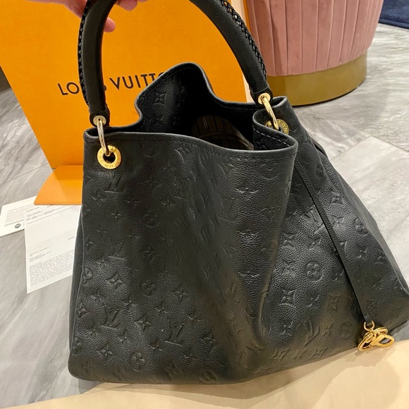 Louis Vuitton Artsy MM - Picture 12 of 16